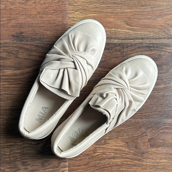 MIA Women's Soft Pink Slip On Sneakers with Ruched Design | Slip on Sneakers - Picture 2 of 6